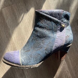 L’Artiste Blue boots